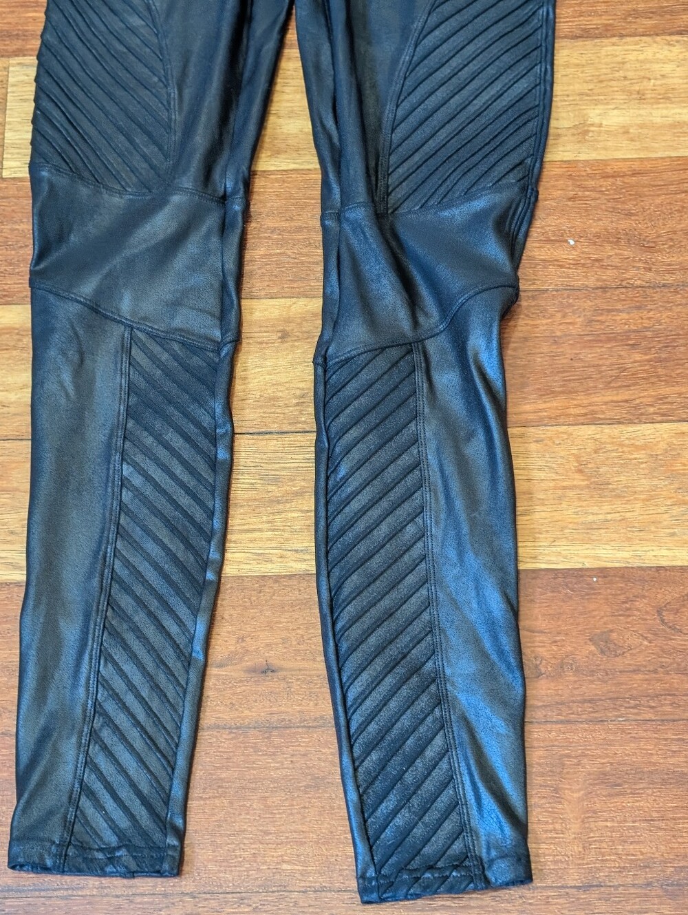SPANX Black Faux Leather Leggings Size Medium - Picture 2 of 7